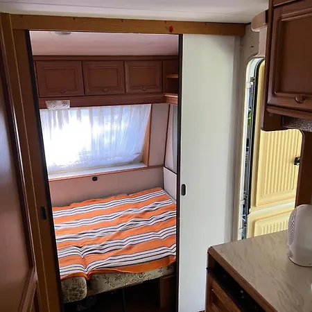 Przyczepa Hobby 460 Z Przedsionkiem W Debkach 营地 Dębki