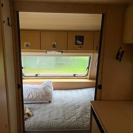 Przyczepa Hobby 460 Z Przedsionkiem W Debkach