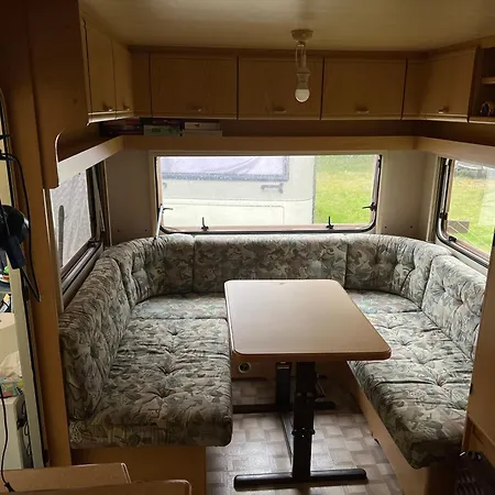 营地 Przyczepa Hobby 460 Z Przedsionkiem W Debkach Dębki