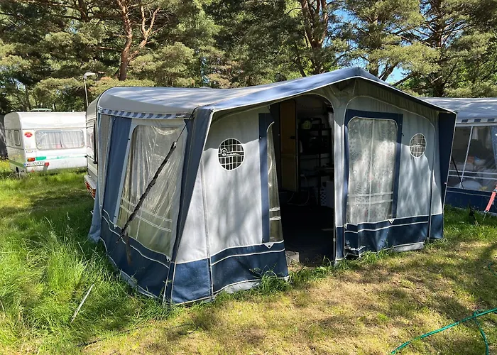 Кемпинг Przyczepa Hobby 460 Z Przedsionkiem W Debkach *