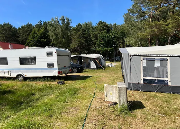 Кемпинг Przyczepa Hobby 460 Z Przedsionkiem W Debkach